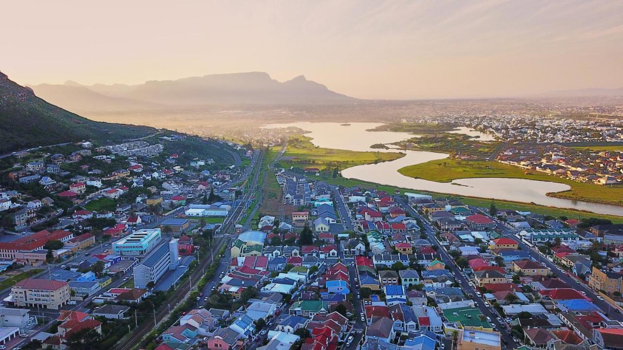 Admiralty Bed & Breakfast Bed & Breakfast Muizenberg Exterior photo