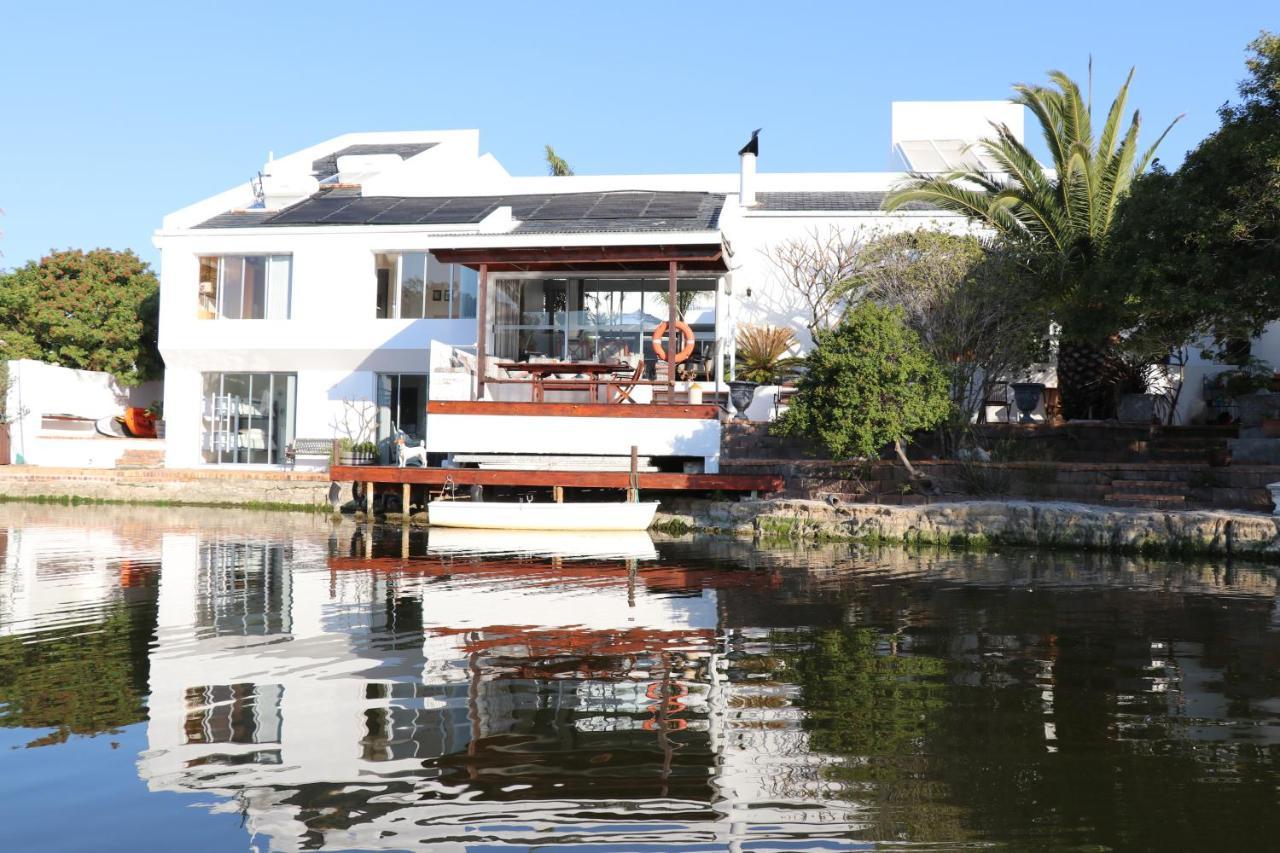 Admiralty Bed & Breakfast Bed & Breakfast Muizenberg Exterior photo